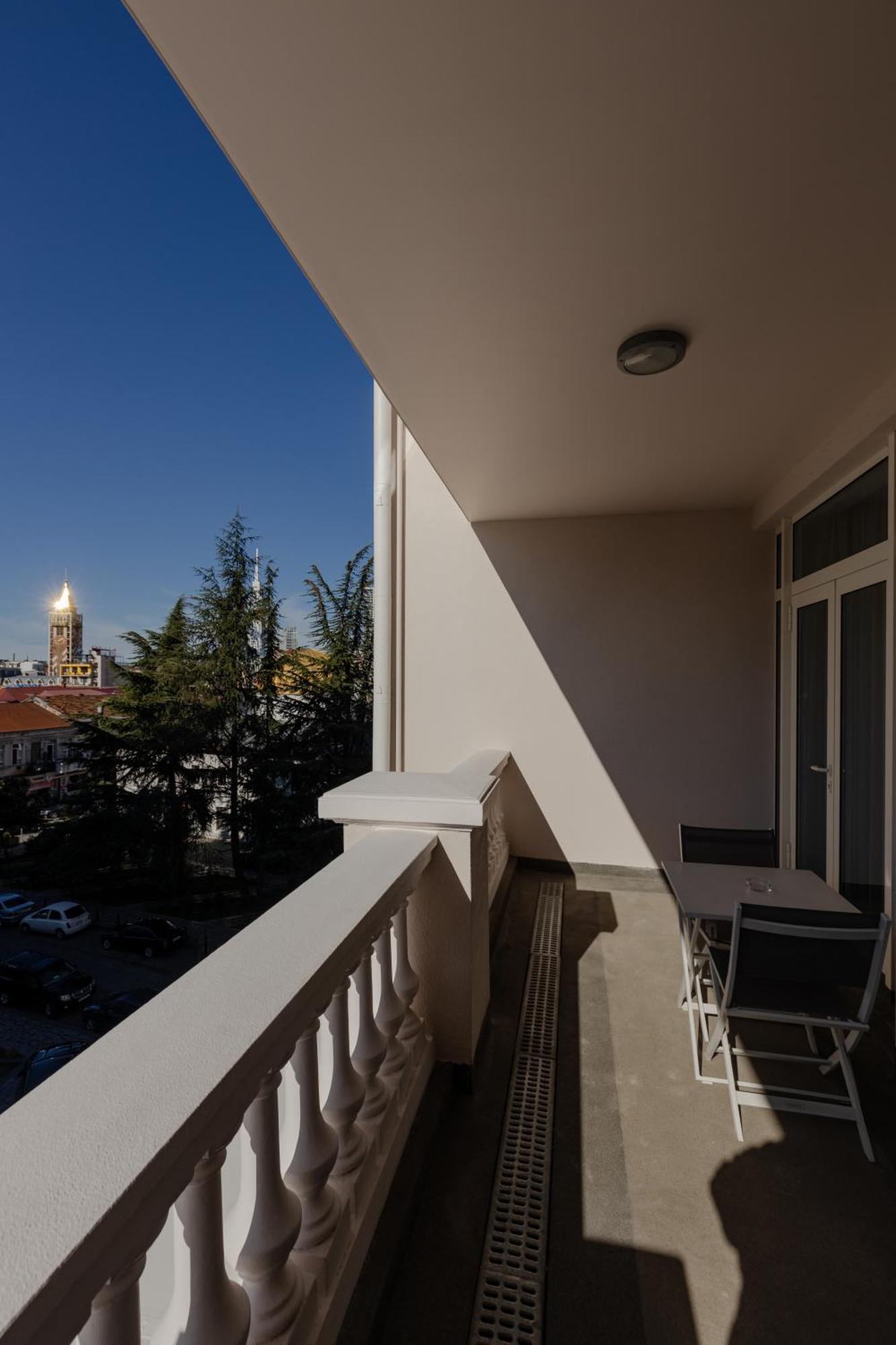 Le Port Boutique Apart Hotel Батуми Екстериор снимка