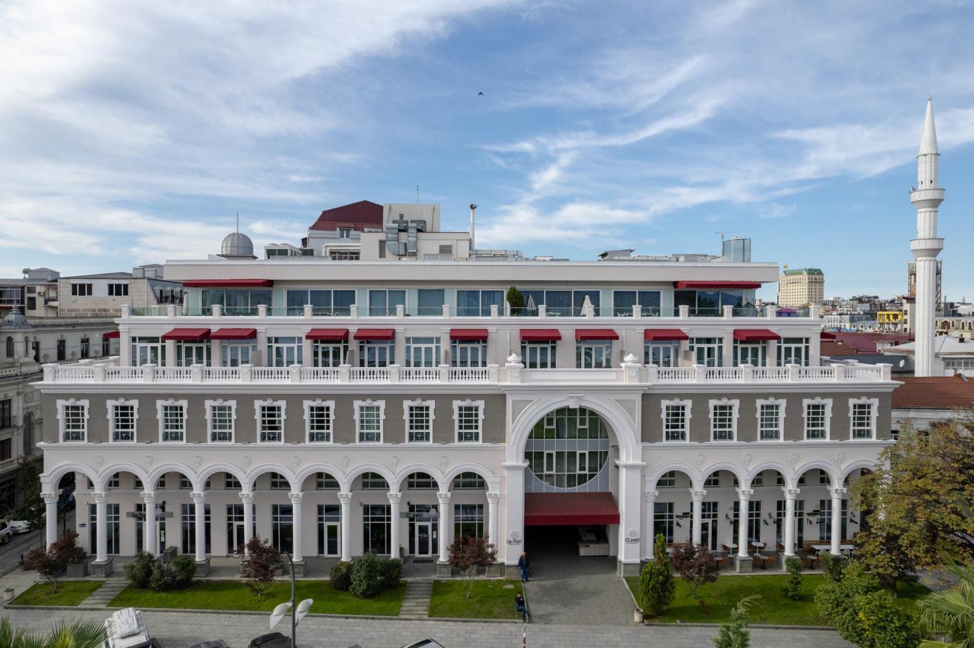 Le Port Boutique Apart Hotel Батуми Екстериор снимка