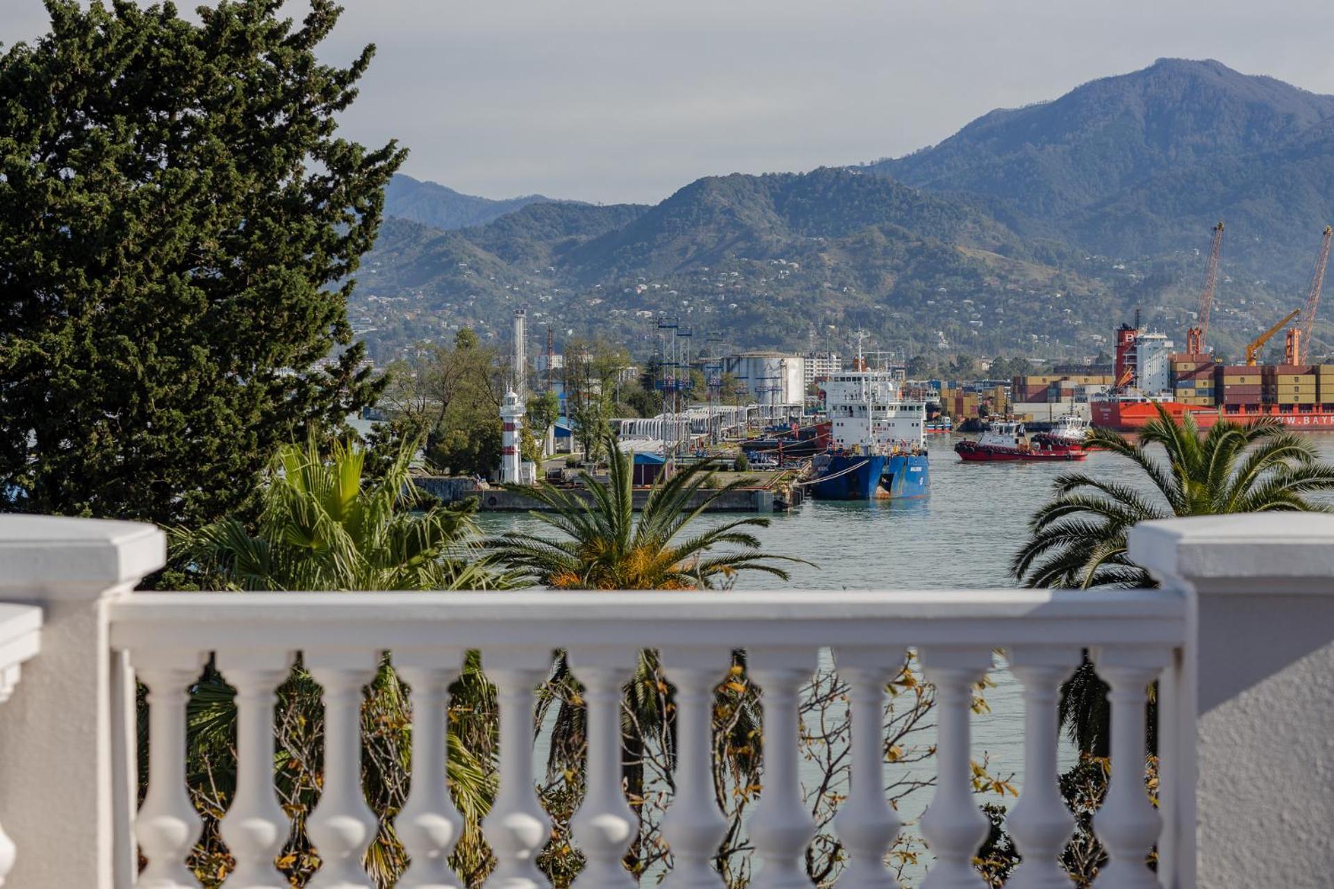 Le Port Boutique Apart Hotel Батуми Екстериор снимка