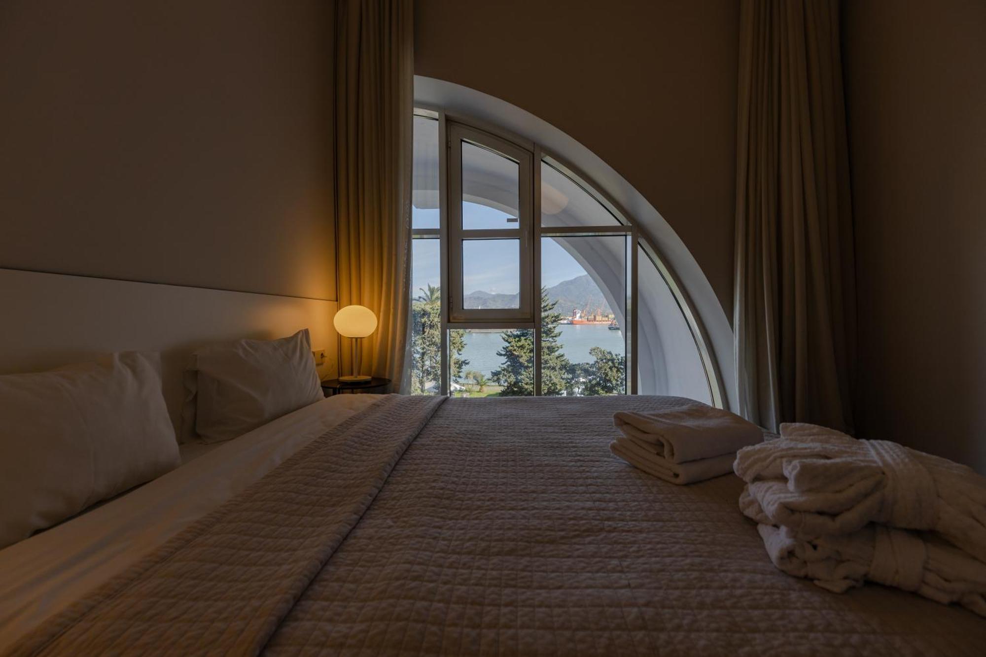 Le Port Boutique Apart Hotel Батуми Екстериор снимка