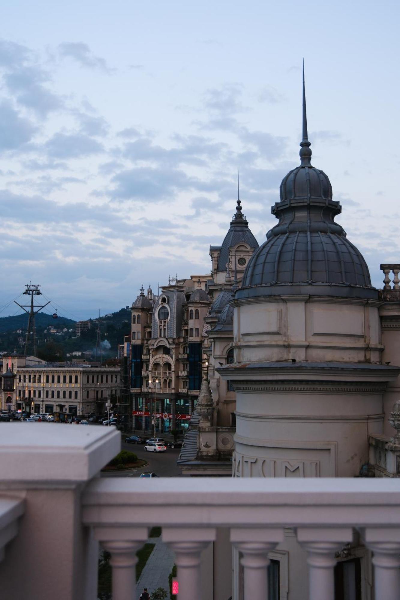 Le Port Boutique Apart Hotel Батуми Екстериор снимка
